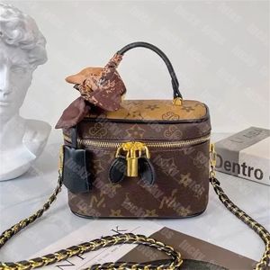Designer Makeup Bag Luxurys handväska kosmetiska väskor Kvinnor Tote Crossbody Purse med Twist Lock Shoulder toalettsticksväska Stylish klassiska handväskor