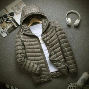 Piumino da uomo Parka Marca Autunno Inverno Giacca leggera Moda con cappuccio Corto Grande Ultrasottile Leggero Cappotto sottile da gioventù 231010