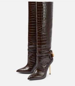 女性用の高級ブランドデザイナーパドロックシューズアンクルブーツレザー膝ブーツ膝ハイブーツゴールドヒールポイントのつま先冬のファッションポンプボックス35-43