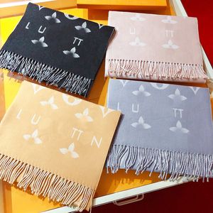 Echarpe hijab Wool Scarf Designer gift Pattern with Monogrammed Strip Temperament Versatile Style