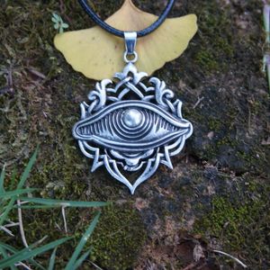 Chains Celtic Goddess Eye Necklace - Celtic-inspired Jewelry