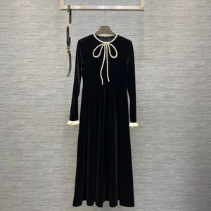 Runway Dresses European Luxury Designer Autumn and Winter New Collar Chest Decoration Diamond Bow Long Sleeve Velvet Waist Dress