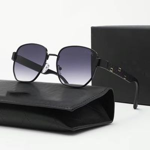 Modemarke Damen-Sonnenbrille mit kleinem Rahmen, klassische Outdoor-Street-Shot-Sonnenbrille mit hohem Erscheinungsbild und Box