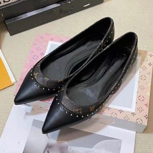 2023 Bayan Slingback Pompalar Arşivli Cherie Bayan Elbise Ayakkabı Lüks Tasarımcılar Yüksek Topuklu Sandal 8cm Ayak Bileği Zincir Kayışı Slaytlar Slides Slips 04