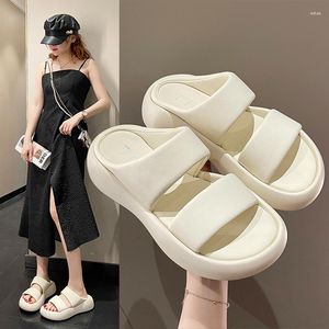 Slippers 2023 Women's Outwear Summer Fashion Versatile One Piece Casual Thick Bottom Sandals