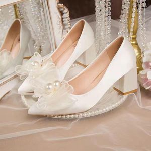Dress Shoes White Silk Pearls Bride For Women 2023 Elegant Pointed Toe High Heels Wedding Woman Square Heel Bowtie Pumps