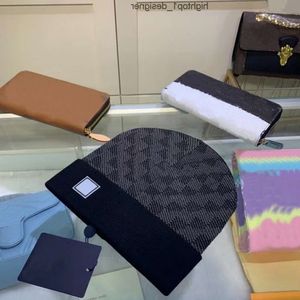 Louis Vuitton LV louisvuitton Вы Modedesigner-Mützen Herren- und Damenmütze Herbstwinter Thermo-Strickmütze Skimarke Motorhaube High Qua Louisely Geldbörse vuttonly Umhängetasche