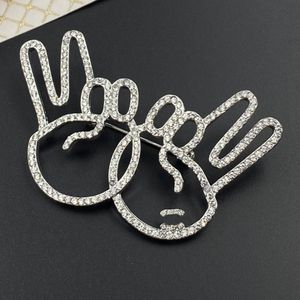 Spille alla moda Spille Gioielli firmati Placcato in oro Placcato argento Spilla per abbigliamento Spilla con lettera di marca Perla di cristallo Regalo per la festa di Natale di nozze