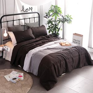 Set di biancheria da letto Set di moda Queen Size 23 pezzi Europa Moderno semplice Tessili per la casa senza lenzuolo Copripiumino a righe classico Federa 231011