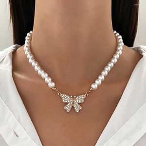 Naszyjniki wiszące motyl Pearl Naszyjnik dla kobiet eleganckie płaszcze z ryń z płuczki choker przyjęcie vintage prezenty biżuterii