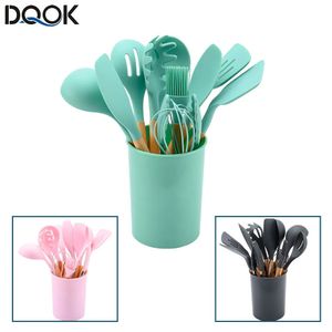 Köksredskap Silikon Köksredskap Set Nonstick Cookware Spatula Spade Egg Beaters Trähandtag Köksverktyg 231011