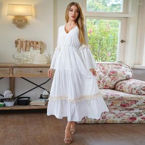 Casual Dresses Zoctuo White Prom For Women 2023 Flare Long Sleeved V-Neck Dress Midi Trim Tassels Loose Slim Vestidos