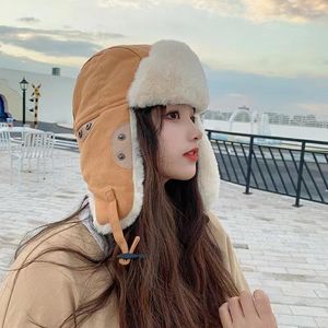 Berets Earflap Pilot Cap Inverno Mulheres Algodão Cordeiro Cabelo Protetor de Orelha Chapéu Russo Pelúcia Engrossar Windproof Montanhismo Ski Bomber Chapéus