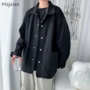 Kurtki męskie Mężczyźni Spring Fashion Lose Solid Cargo Studenci w stylu Koreańczycy Studenci Vintage Pockets Streetwear All-Match Harajuku Casacas Hombre 231011