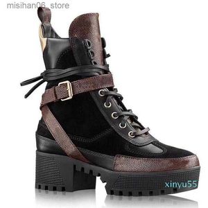 Boots classic boots designer Winter Coarse heel women shoes 100% leather flamingos Love arrow medal Desert boot Lace up lady Q231012