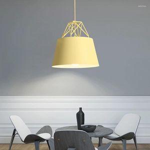 Подвесные светильники Xinliang Lighting Modern Simple Алюминиевая обеденная люстра Цветная одежда Магазин чая с молоком Барный стол Детский сад