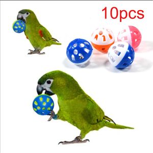 その他の鳥の供給10pcsペットオウムトイカラフルホローベルボールパラキートコカティエルチューケージ楽しいおもちゃ231011