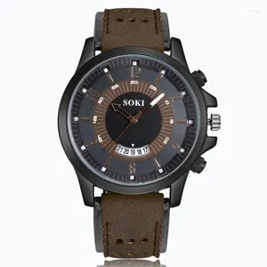 Relógios de pulso 100 pçs / lote SOKI Sports Men's Quartz Fashion Belt Relógio Militar Estudante Calendário Relógio de Pulso Fábrica Local Atacado