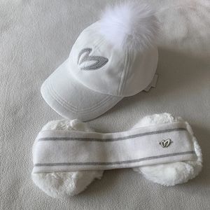 S Autumn and Winter Women's Hat Rabbit Hair Hair Golf Sports Warm Ear Mask Zestaw 231010