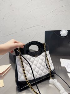 Leisure and fashionable shopping bag patent leather luxury material bag top-level interior and exterior design elegant and versatile small refreshing goddess bag