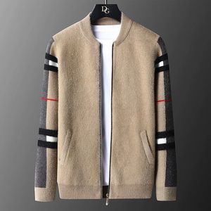 Męskie kurtki luksusowe wysokiej klasy marka kurtki dla dzianin kurtka mody mody Stripe Casual Sweater sweter jesienny i zimowy trend noszenie płaszcza 231011