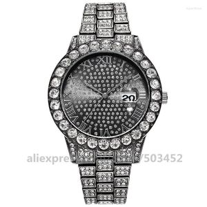 Zegarek 50pcs/działka luksusowe kryształowe kobiety oglądają modę bez logo pełnego diamentów zaokrągły kwarc kwarcowy zegar Zegarek Damski