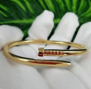 Lover Bangle Tasarımcı Bilezik 882174789 Paslanmaz Çelik Tatlı Romantik Tasarımcı Bileklik Kadınlar Tırnak Bilezik Gümüş Gül Gümüş Altın Takı Aksesuarları