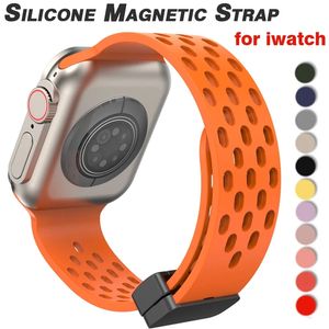 Pulseira magnética de borracha de 18 cores para Apple Watch Ultra band 49mm 44mm 45mm 41mm 40mm Pulseira esportiva de silicone Correa iWatch Series 9 8 se 7 6 5 4