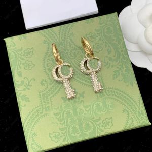 Eleganti orecchini pendenti con ciondolo con chiave piena di diamanti Orecchini vintage in ottone di lusso da donna Gioielli regalo per festa di nozze da donna