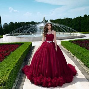 Kobieta ukochana bez ramiączek sukienki Quinceanera suknia balowa kryształowe z koraliki 15 sukienek na quinceanera