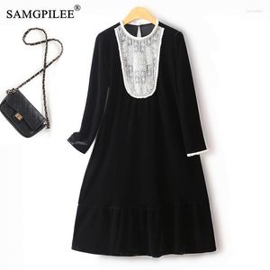 Casual Dresses Hepburn Style Elegant and Pretty Women's Velvet Beading Contrasing Color Pinch Pleated Autumn Winter Little Black Dress