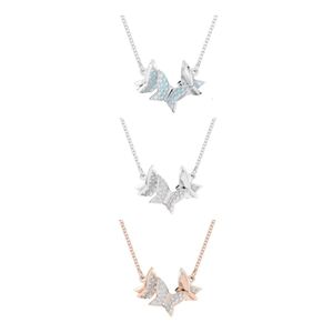 Swarovskis-Halskette, Designer-Juwelen, Originalqualität, romantische Halskette mit Schmetterlings-Anhänger aus Roségold mit Volldiamanten und Elementen für Frauen