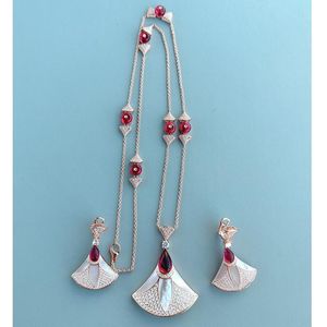 Coleta de grife Brincos de colar de moda Mulheres Inclustação de zircão cúbico Diamante de diamante de pérola banhada a pingente em forma de ouro rosa em forma de ventilador