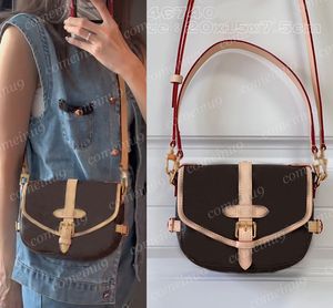 Ayna Kalitesi Saumur eyer tuval torbası 46750 oksit inek derisi deri hobo crossbody messenger çantaları tasarımcı çanta 46634 ayarlanabilir omuz askısı çantası 2024 yeni