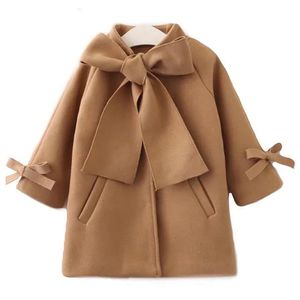 Пальто брендовая мода для маленьких девочек шерстяное пальто зимнее шерстяное пальто с бантом с длинным рукавом коричневая тонкая теплая верхняя одежда куртка 28 лет 231010