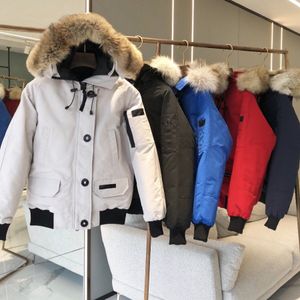 Moncier High Quality Designer Canadian Mens Pilot Down Jacket Real Wolf Päls Huven Canvas Parkas Letter Patch varm tjockt utkläder Kvinnor Vintergåsar