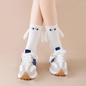 Mulheres meias 1 par clube celebridade ins moda engraçado criativo atração magnética mãos preto branco dos desenhos animados olhos casais sox masculino