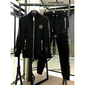 Suit Plein Philipps pp Survêtements Ensembles Hommes HOODIE JACKET PANTALON CRYSTAL SKULL Hommes Sweats à capuche Survêtements décontractés 74172 Joer Vestes Pantalons Sporting BEAR 9G9K