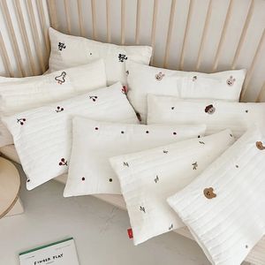 Set di biancheria da letto Federa trapuntata in cotone per bambini Federa per cuscino per bambini con ricamo orso coniglietto senza imbottitura 231010