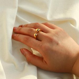 Anéis de cluster alto polido banhado a ouro de aço inoxidável robusto para mulheres joias abertas ajustáveis