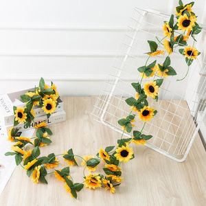 Flores decorativas artificial girassol guirlanda falso flor de seda videira rattan folhas verdes tecido floral cabeça para mesa de casamento festa em casa