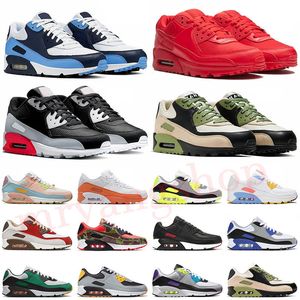 90S OG Men Donne Donne Running Scarpe 90 Futura Michigan Trail Team Gold Black Black Infrared Rose Camo Surplus Laser Blue Gorge Green Sports Sneakers Sneakers Taglia 36-46