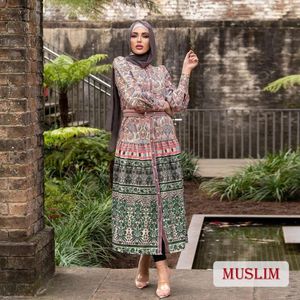Etniska kläder blygsamma modekvinna muslimska abaya dubai blommor tryckbälte klänningar kvinnlig stativ krage kaftan kalkon musulman mantel