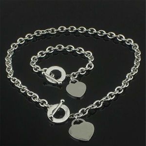 Julklapp 925 Silver Love Halsband Armband Set Wedding Statement Smycken Heart Pendant Halsband Bangle Set 2 år 1246C