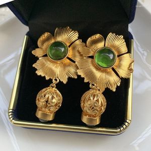 Dangle Küpeler Altın Çiçek Emerald Fener Kolyesi Abartılı Vintage Buzlu Yaprak Kadınlar için