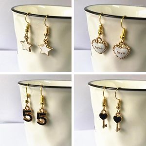 Brincos pendurados charme feminino pequeno coração preto estrela lua chave coroa brinco jóias mini gota dos desenhos animados para mulher menina estudante