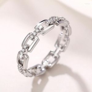 Anéis de cluster Classic Linked Projetado para homens / mulheres Acessórios de bandas de casamento com CZ Silver Color Casal Eternity Jewelry