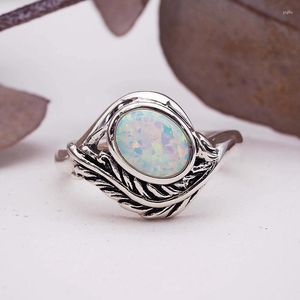 Cluster Rings Huitan Personality Eye Shaped Vintage Women With Imitation Opal Stone Retro Party Cool Finger Accessories Hip Punk Jewelry