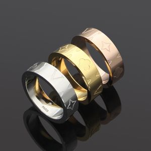 Ny designad Titanium Steel Jewelry V Letter Monogram Shiny Ring Women Men Wedding Rings Designer Jewelry R0808