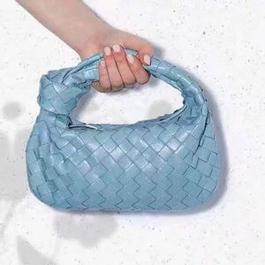 Mulheres designers de luxo bolsas de noite bolsa de bolsa macia calckskin bezerro de pele mini boho bolsa de ombro de moda de couro notada tira